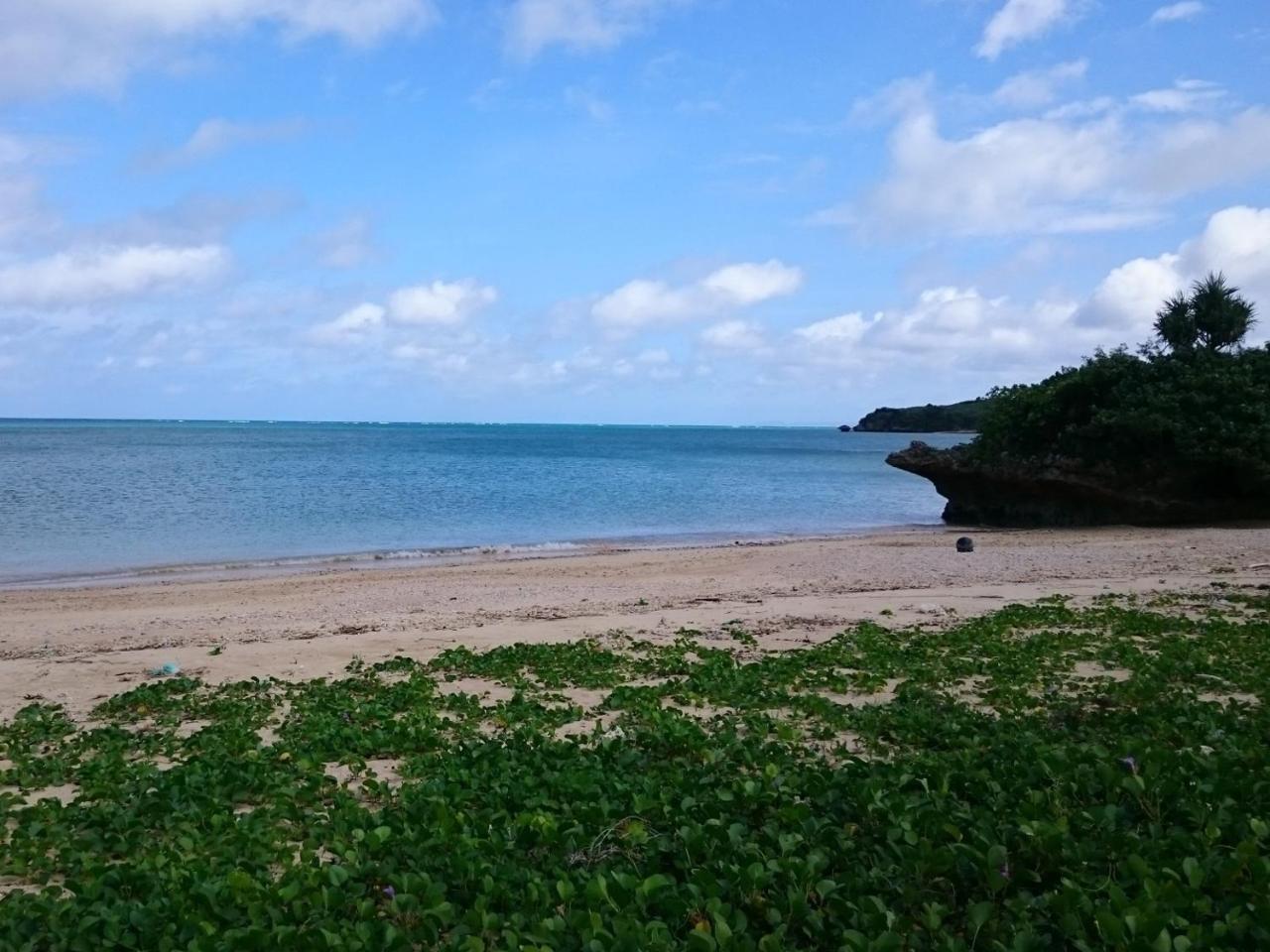 Private Beach House Motobu Exterior foto